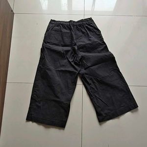Classic Black Cropped Wide-Leg Pants