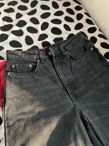 Weekday Shorts