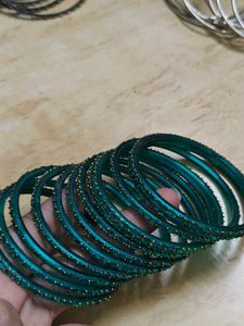 Beautiful Teal &amp; Gold 12 glass Bangles Set