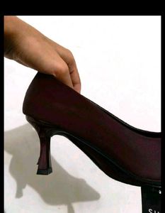 COMBO OF HEELS AND TOP