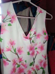 Floral Print Sleeveless Kurta