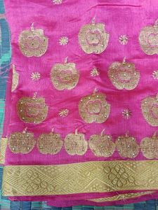 🎉🎉Pink &amp; Gold Embroidered Saree With Blouse