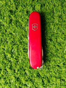 VICTORINOX CLIMBER SWISS ARMY KNIFE – RED