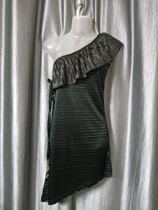 One shoulder dress 🖤