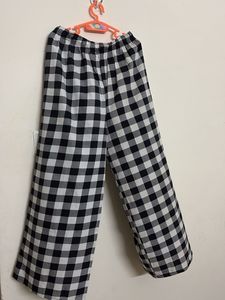 Women’s Regular Fit Black+White Crepe Trousers