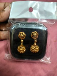 Elegant Gold Jhumka Earrings