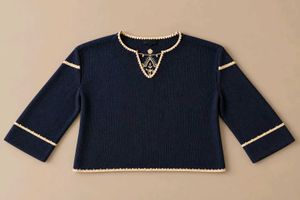 NAVY BLUE EMBROIDERED V-NECK KNIT SWEATER