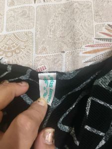 Stylish Black Printed Top in XL size