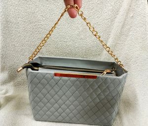 🆕 Beautiful Grey 🏵️ Sling Bag Only In ₹150