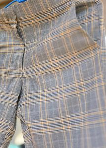 Trendy Plaid/Checkered Pants
