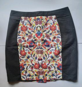 Patterned Pencil Skirt