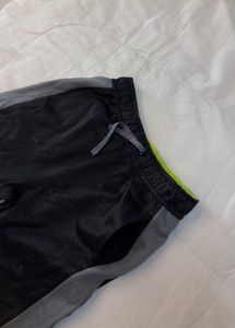 Nike Men's Black Joggers with Grey Accents