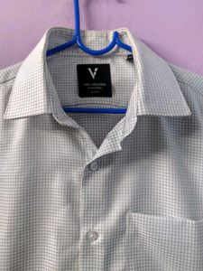 Van heusen Classic Checkered Formal Shirt