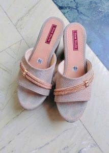heel sandals