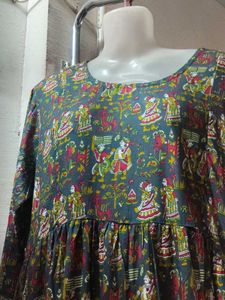 Beautiful Indian Printed Kurta feeding kurt