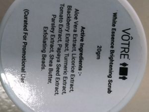 Votre White Essence Brightening Scrub