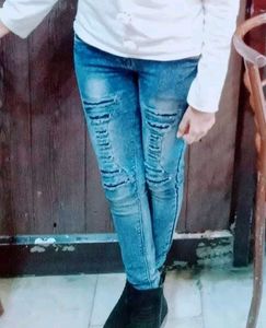 Trendy Ripped Jeans
