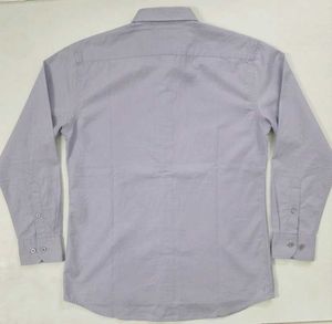 Men's Classic Fit Button-Down Shirt