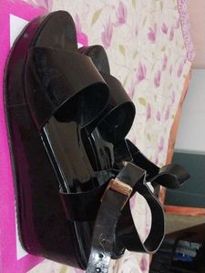 Black Wedges