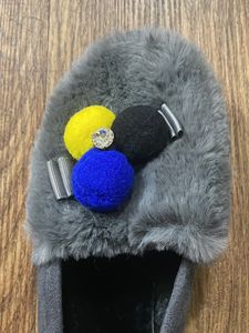 Women Sandel Fur Soft Material International Made In China 240 Size