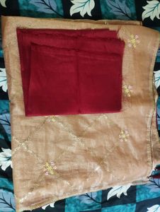 Saree With Unstitched Blouse