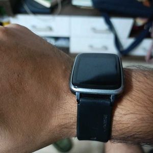 Noise Smartwatch - Black