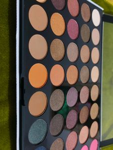 40 Colour Professional Eyeshadow Palette