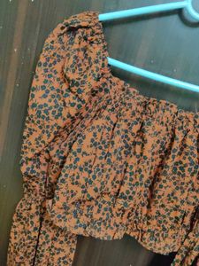 Floral Print Off-Shoulder Crop Top