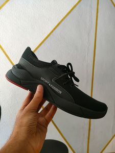 7 Number Black Sport Shoes