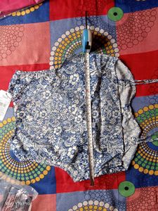 Chic Blue Floral Ruched Crop Top