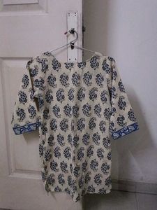 Cream Kurta with Blue Paisley Print