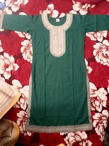 Elegant Green Kurta with Intricate Neckline