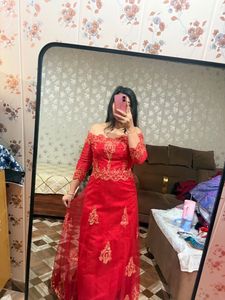 Red Embellished Off-Shoulder Gown🎀❤️🦋