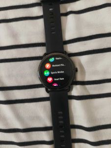 Noise Fit Buzz Smart watch with Charger