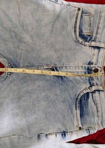 Light wash Boot cut low rise jeans for Women.