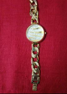 Elegant Gold Chain Women's Watch