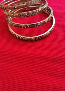 Set of 4 Gold-toned Bangles