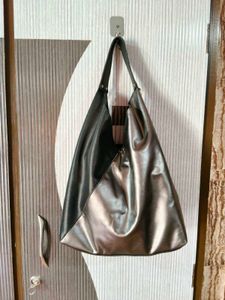 Chic Two-Tone Hobo Bag