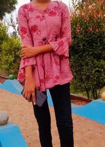 Floral Print Pink Kurta and black  jeans