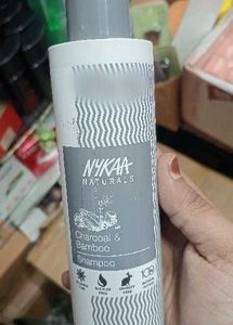 Nykaa Charcoal & Bamboo Shampoo🧴