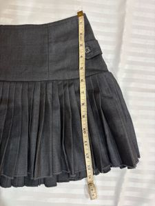 Chic Pleated Mini Skirt