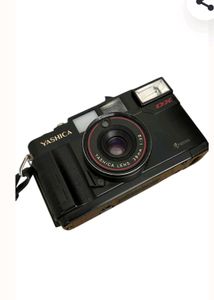 Vintage Yashica DX 35mm Film Camera