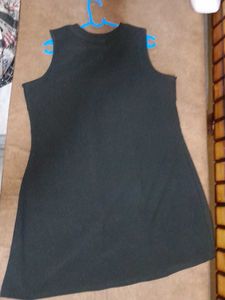 Chic Black Sleeveless Dress