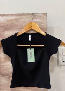 Black Square Neck Cap Sleeve Crop Top