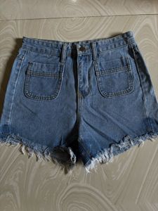 🩵Your go-to summer denim shorts, size S 🩵