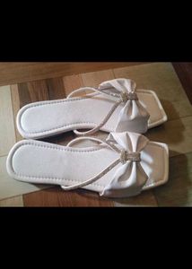 Elegant White Bow Detail Slides