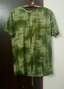 Green Graphic Print T-shirt
