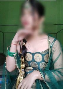 Elegant Green Kurta Set with Gold Motifs