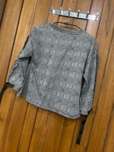 Stylish Grey Plaid Top