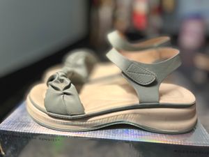 Stylish Ruched Strap Sandals